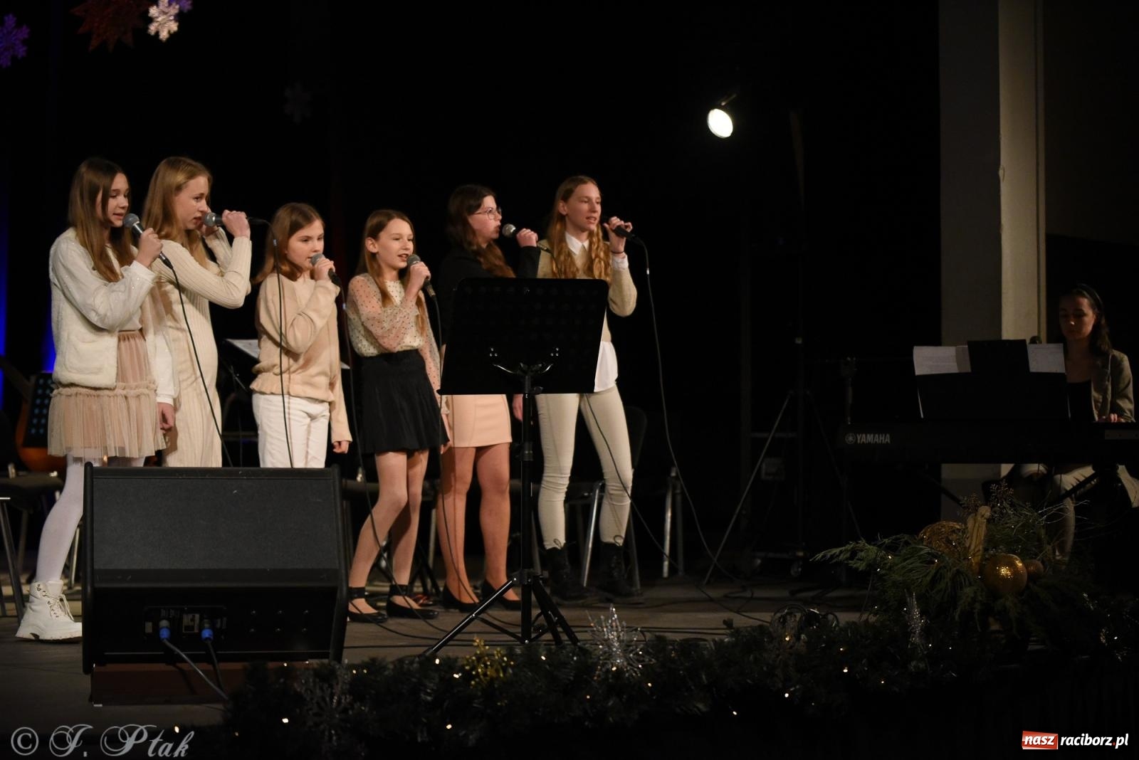 Zdjęcie w galerii na portalu naszraciborz.pl: Orkiestra Kameralna RCK i Perspektywa na debiucie Koncertów zimowych wiadomości z regionu