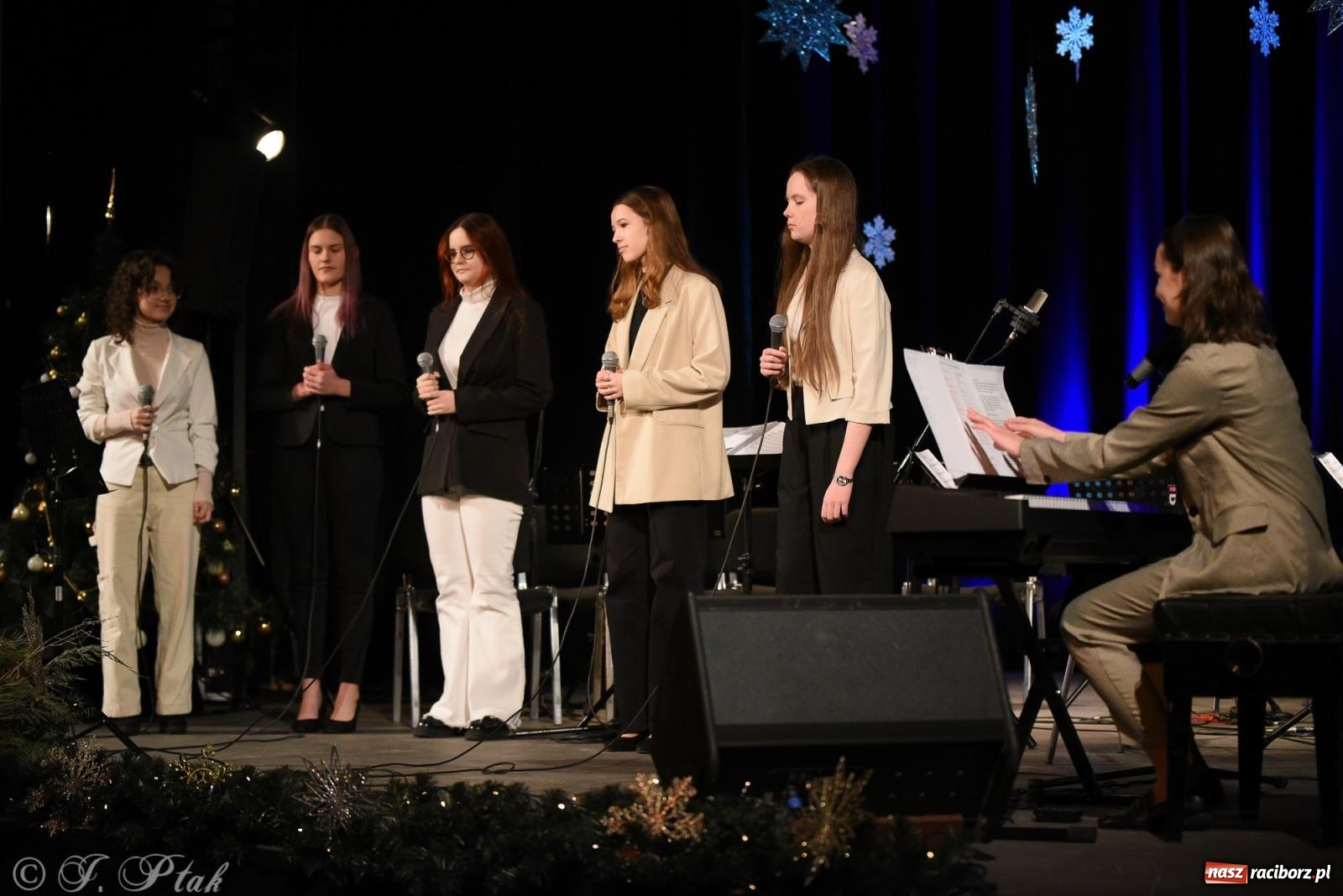 Zdjęcie w galerii na portalu naszraciborz.pl: Orkiestra Kameralna RCK i Perspektywa na debiucie Koncertów zimowych wiadomości z regionu