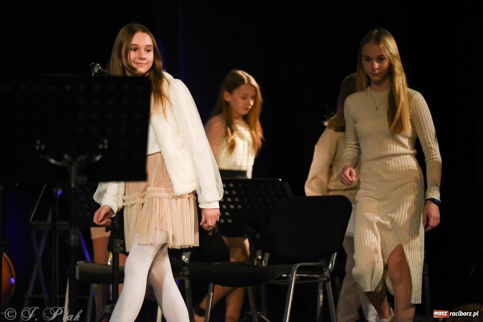 Zdjęcie w galerii na portalu naszraciborz.pl: Orkiestra Kameralna RCK i Perspektywa na debiucie Koncertów zimowych wiadomości z regionu