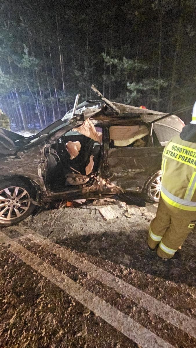 Zdjęcie w galerii na portalu naszraciborz.pl: Zderzenie autobusu PKS i osobówki w Jankowicach. Pięć osób rannych wiadomości z regionu