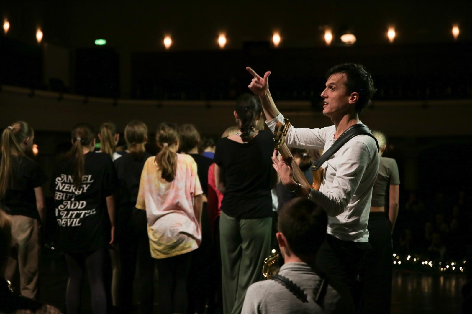 Zdjęcie w galerii na portalu naszraciborz.pl: Awangardowa Edukacja Kulturalna B. Schaeffera w RCK [FOTO i WIDEO] wiadomości z regionu