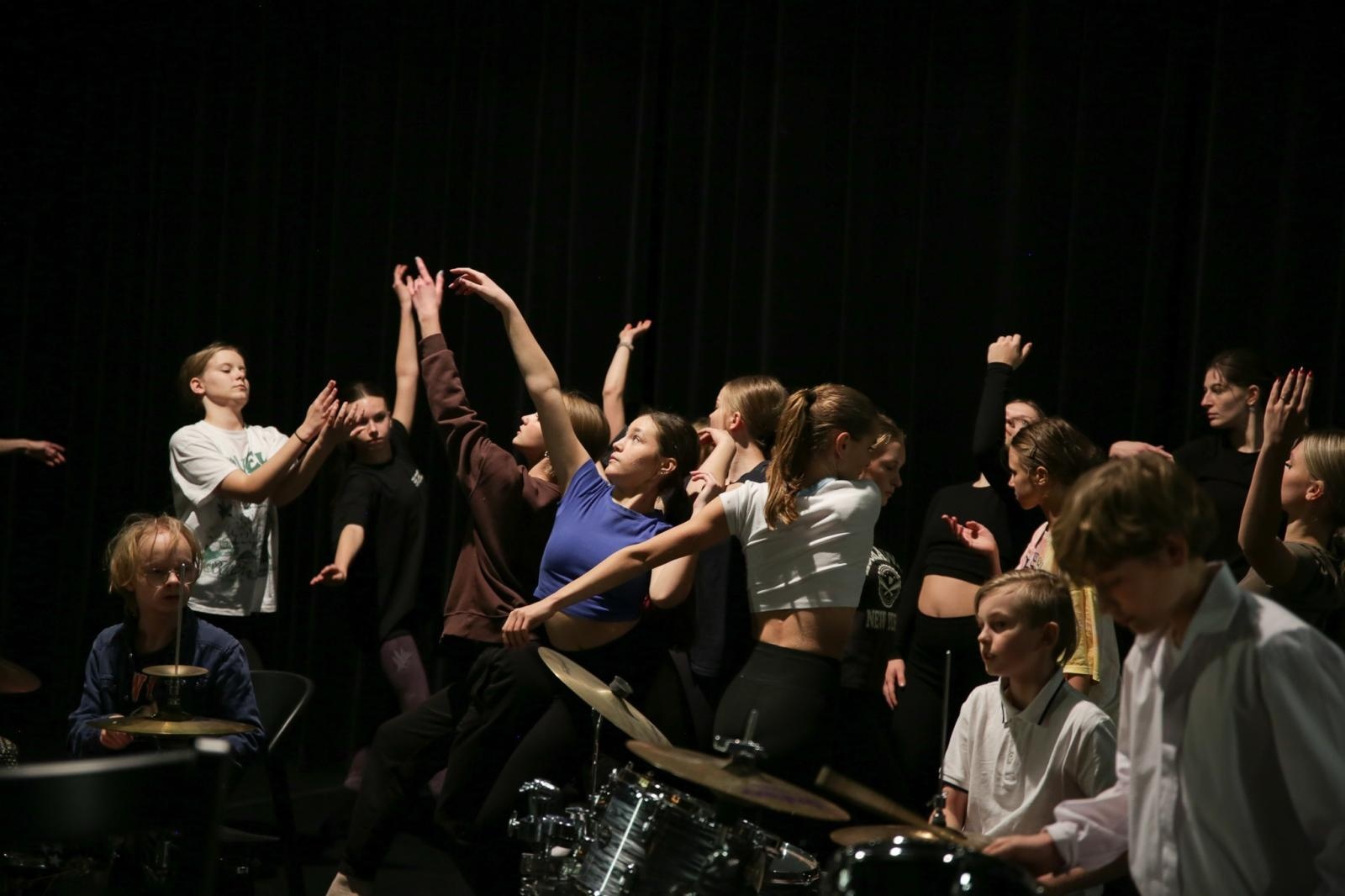 Zdjęcie w galerii na portalu naszraciborz.pl: Awangardowa Edukacja Kulturalna B. Schaeffera w RCK [FOTO i WIDEO] wiadomości z regionu