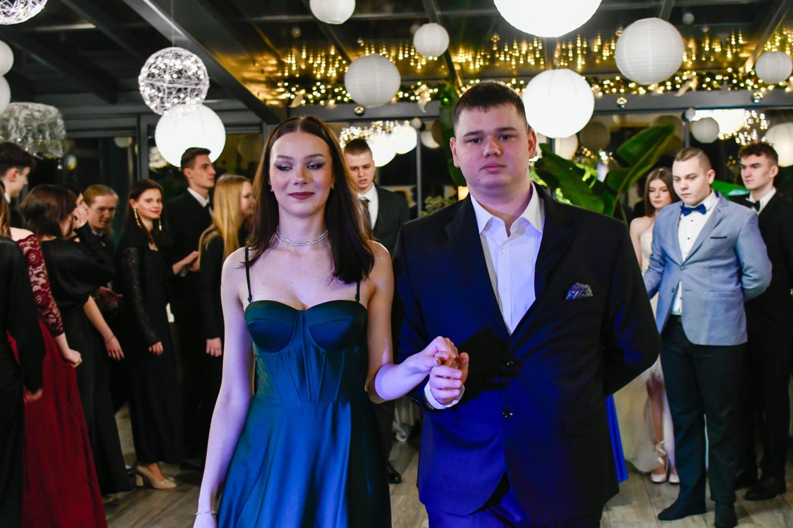 Zdjęcie w galerii na portalu naszraciborz.pl: Studniówka Diecezjalnego LO w Raciborzu [FOTO i WIDEO] wiadomości z regionu