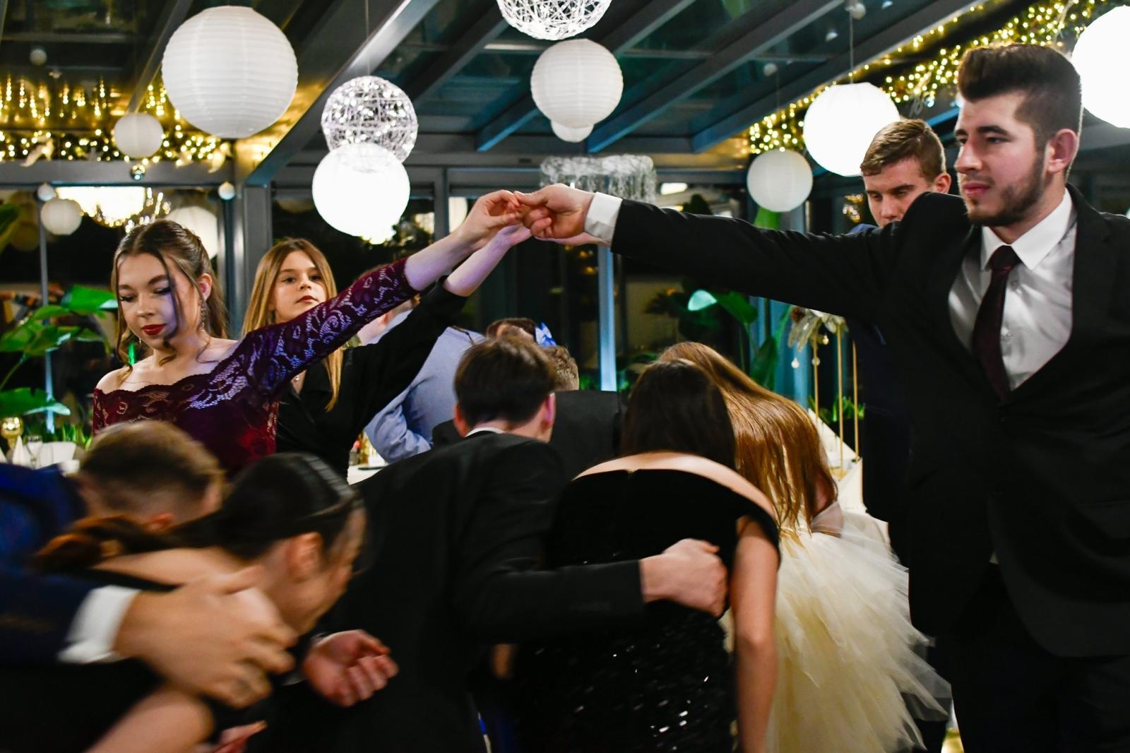 Zdjęcie w galerii na portalu naszraciborz.pl: Studniówka Diecezjalnego LO w Raciborzu [FOTO i WIDEO] wiadomości z regionu