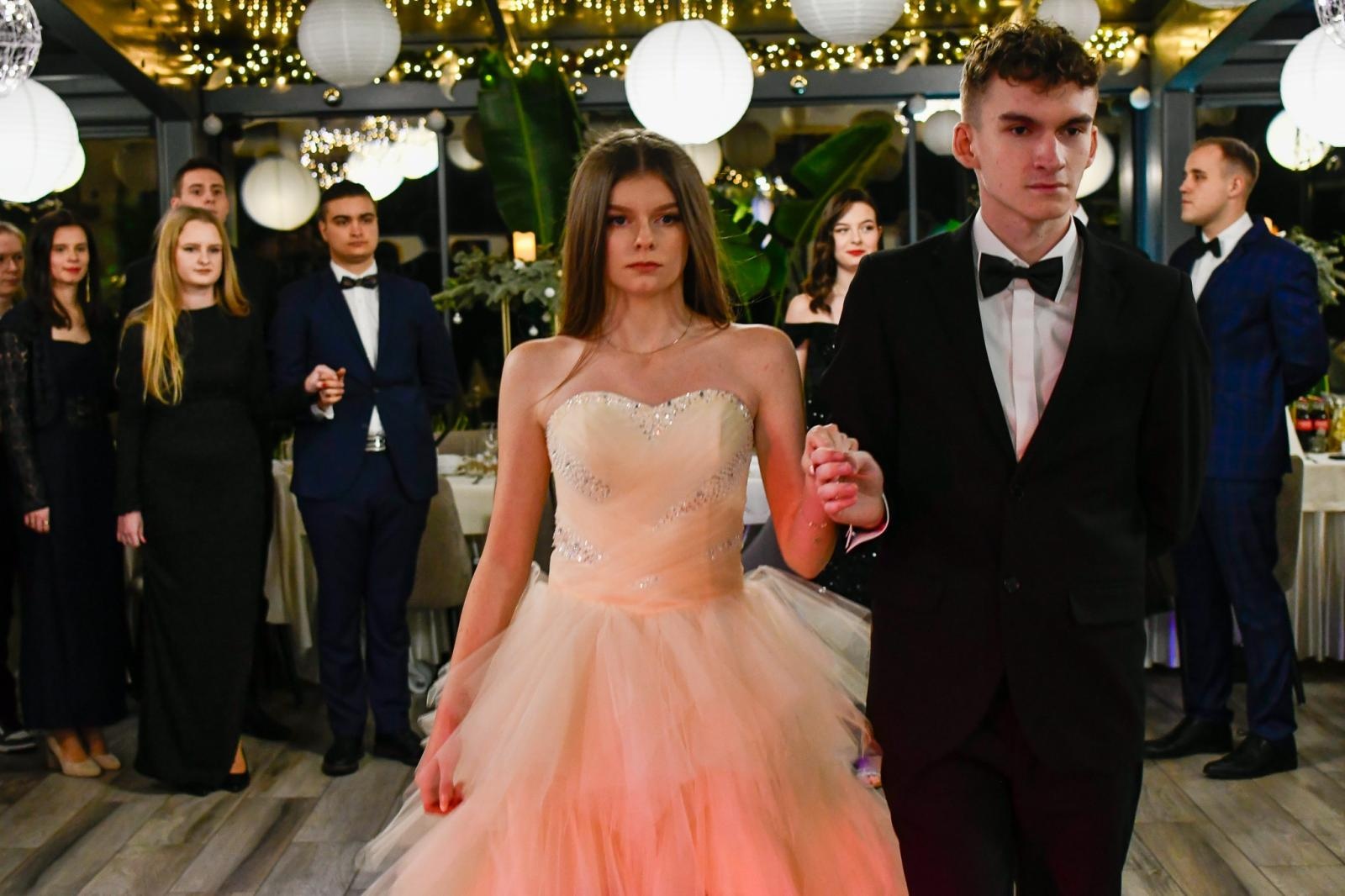 Zdjęcie w galerii na portalu naszraciborz.pl: Studniówka Diecezjalnego LO w Raciborzu [FOTO i WIDEO] wiadomości z regionu