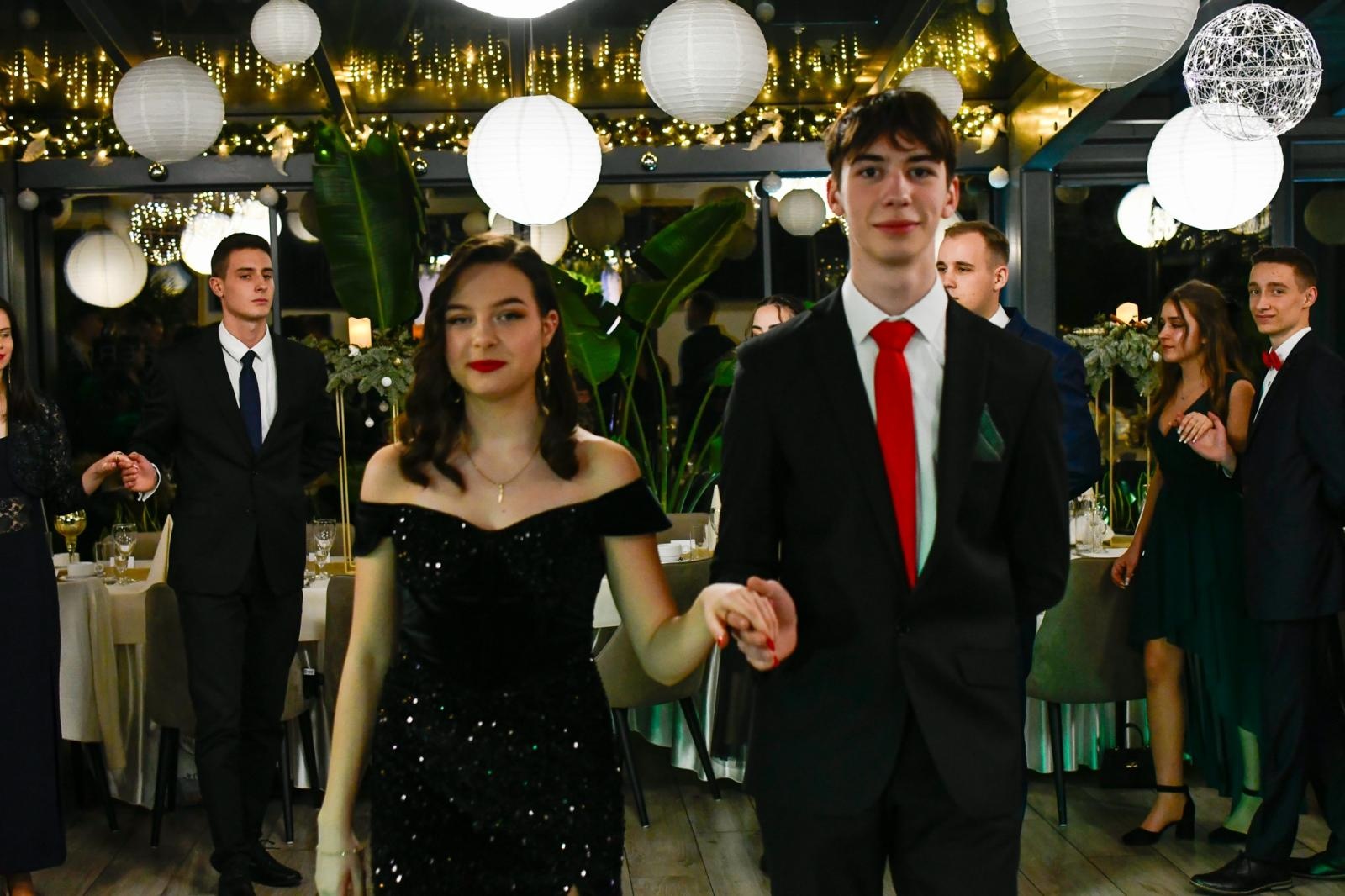 Zdjęcie w galerii na portalu naszraciborz.pl: Studniówka Diecezjalnego LO w Raciborzu [FOTO i WIDEO] wiadomości z regionu