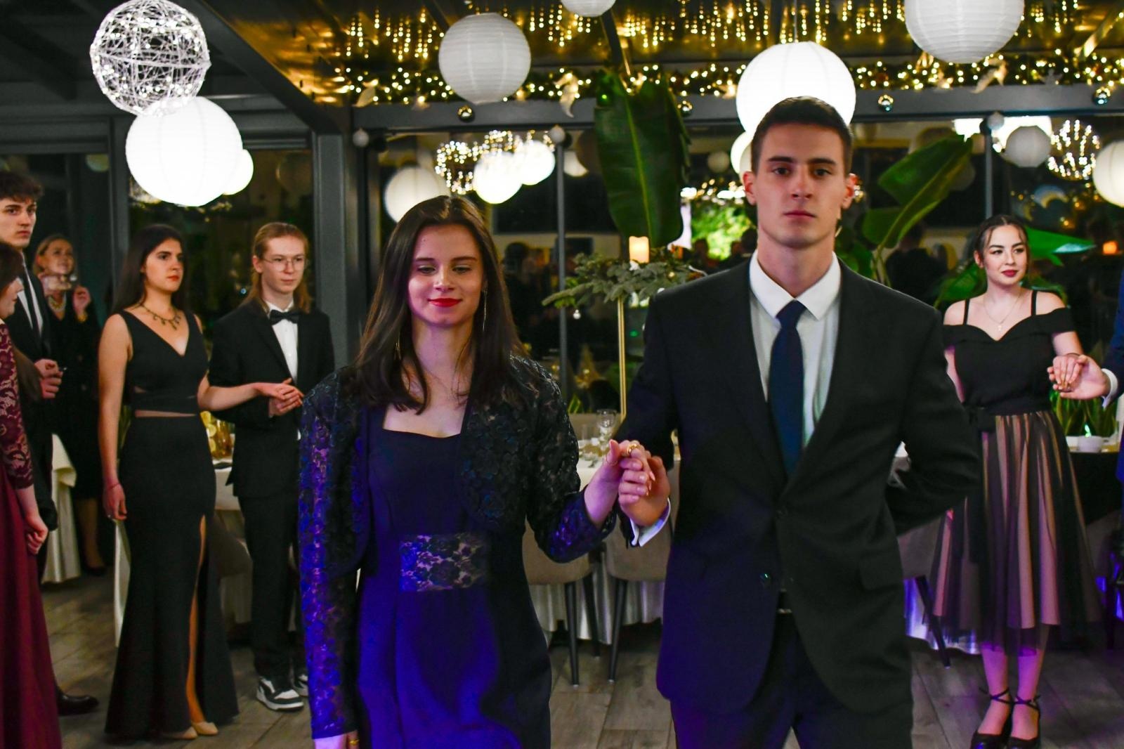 Zdjęcie w galerii na portalu naszraciborz.pl: Studniówka Diecezjalnego LO w Raciborzu [FOTO i WIDEO] wiadomości z regionu