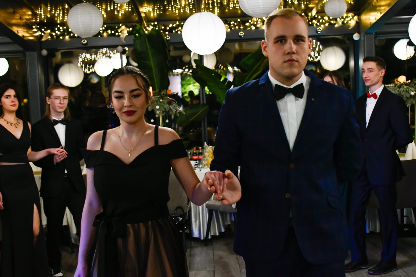 Zdjęcie w galerii na portalu naszraciborz.pl: Studniówka Diecezjalnego LO w Raciborzu [FOTO i WIDEO] wiadomości z regionu