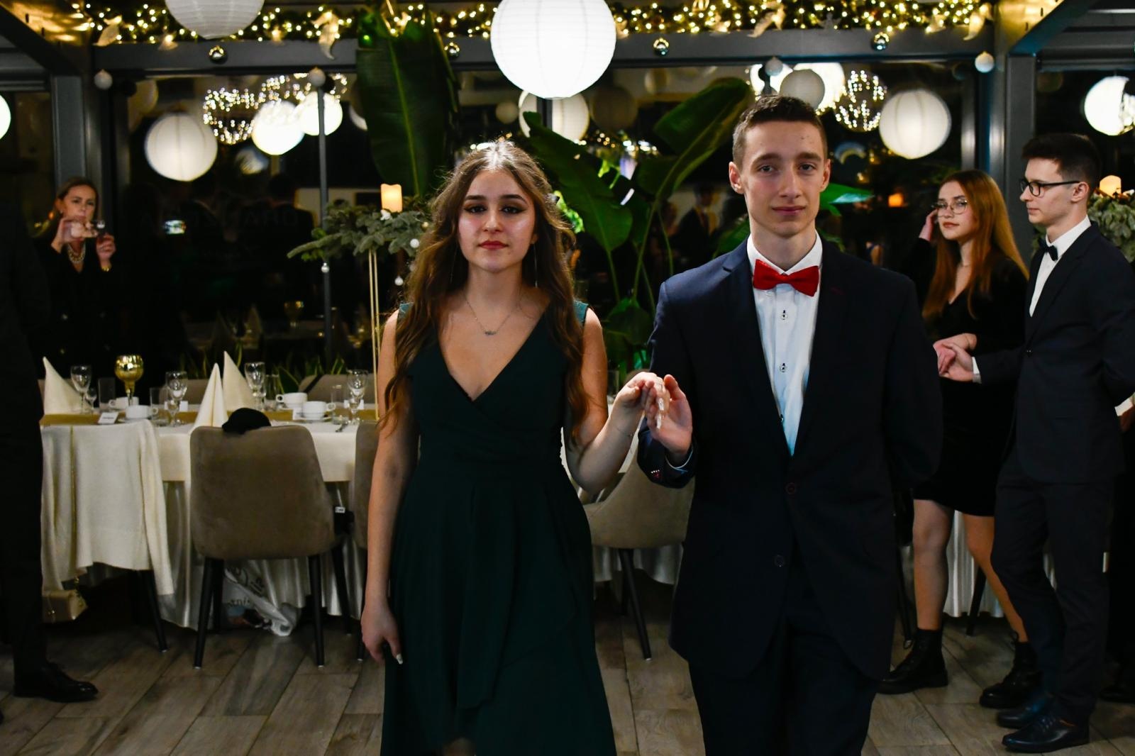 Zdjęcie w galerii na portalu naszraciborz.pl: Studniówka Diecezjalnego LO w Raciborzu [FOTO i WIDEO] wiadomości z regionu