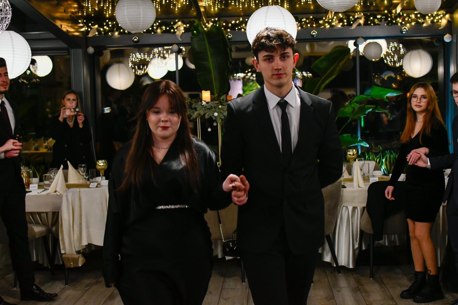 Zdjęcie w galerii na portalu naszraciborz.pl: Studniówka Diecezjalnego LO w Raciborzu [FOTO i WIDEO] wiadomości z regionu