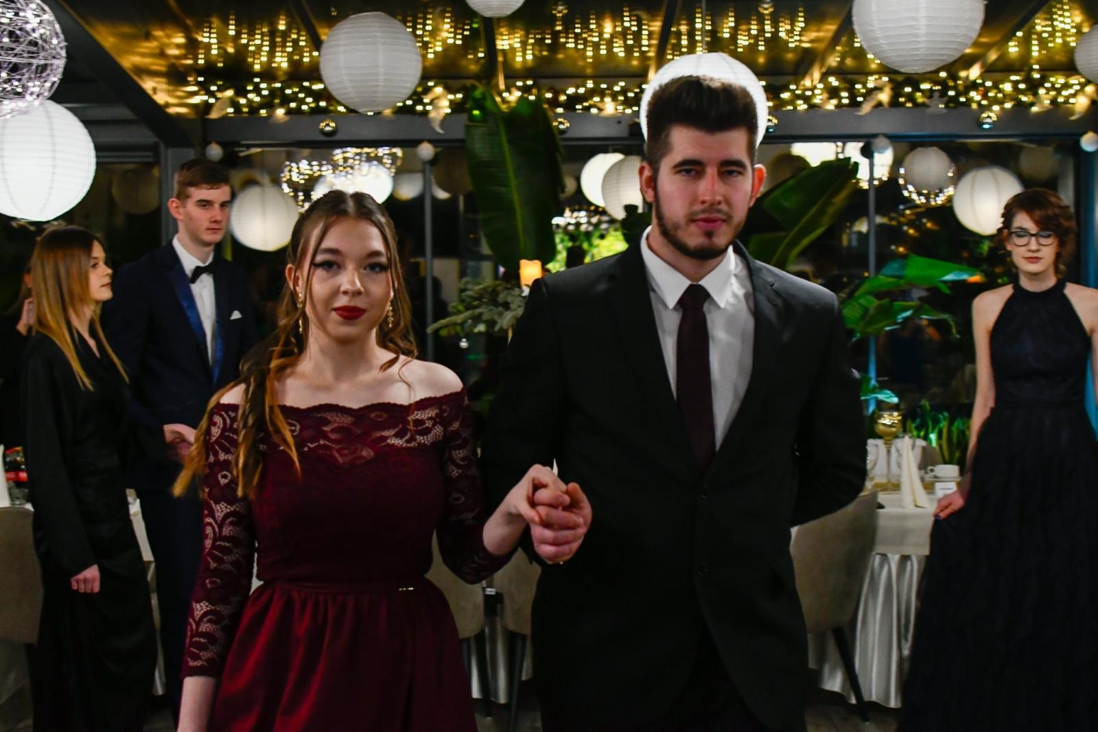 Zdjęcie w galerii na portalu naszraciborz.pl: Studniówka Diecezjalnego LO w Raciborzu [FOTO i WIDEO] wiadomości z regionu