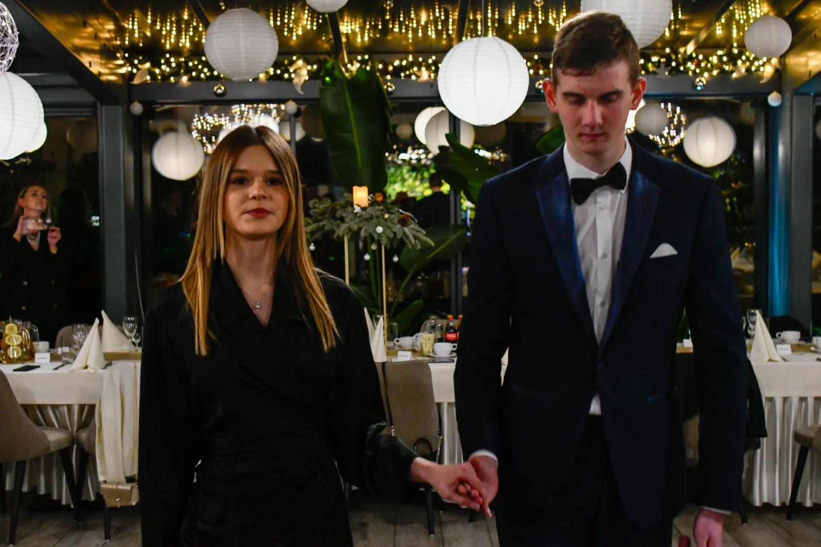 Zdjęcie w galerii na portalu naszraciborz.pl: Studniówka Diecezjalnego LO w Raciborzu [FOTO i WIDEO] wiadomości z regionu