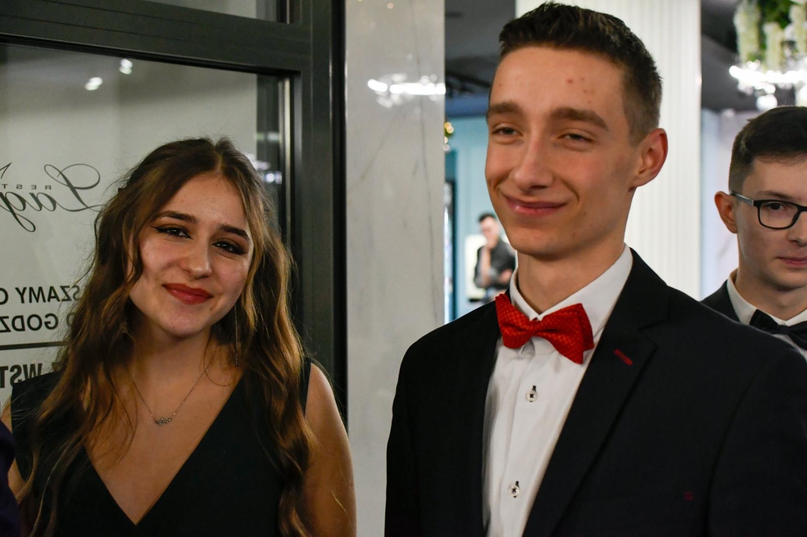 Zdjęcie w galerii na portalu naszraciborz.pl: Studniówka Diecezjalnego LO w Raciborzu [FOTO i WIDEO] wiadomości z regionu