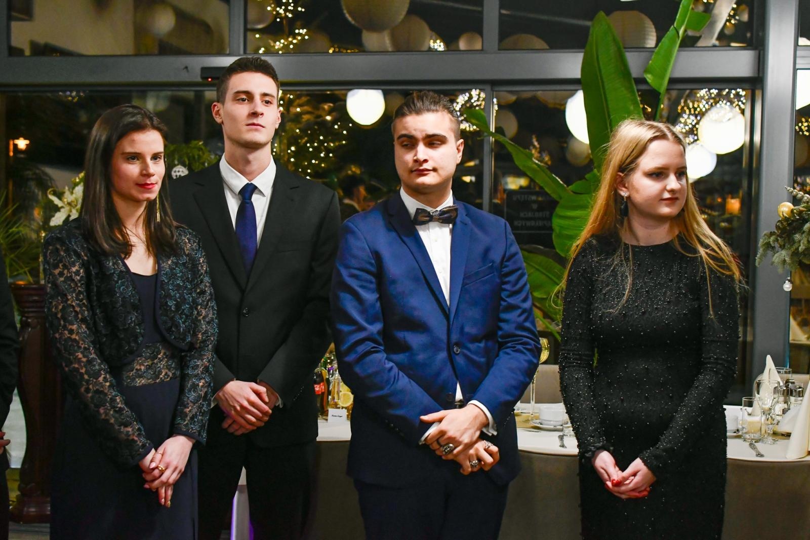 Zdjęcie w galerii na portalu naszraciborz.pl: Studniówka Diecezjalnego LO w Raciborzu [FOTO i WIDEO] wiadomości z regionu