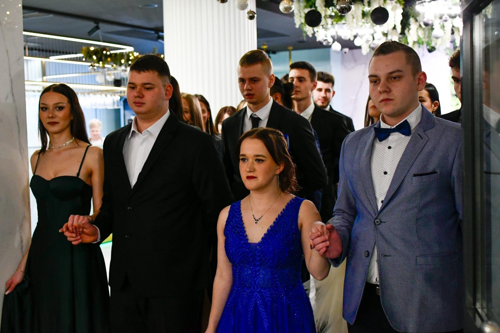 Zdjęcie w galerii na portalu naszraciborz.pl: Studniówka Diecezjalnego LO w Raciborzu [FOTO i WIDEO] wiadomości z regionu