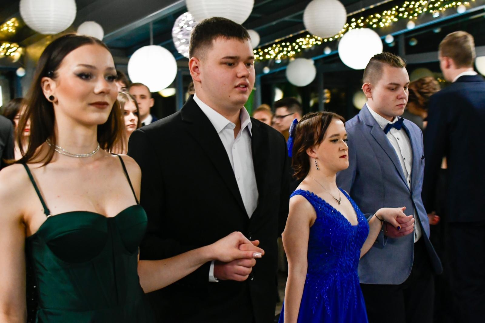 Zdjęcie w galerii na portalu naszraciborz.pl: Studniówka Diecezjalnego LO w Raciborzu [FOTO i WIDEO] wiadomości z regionu