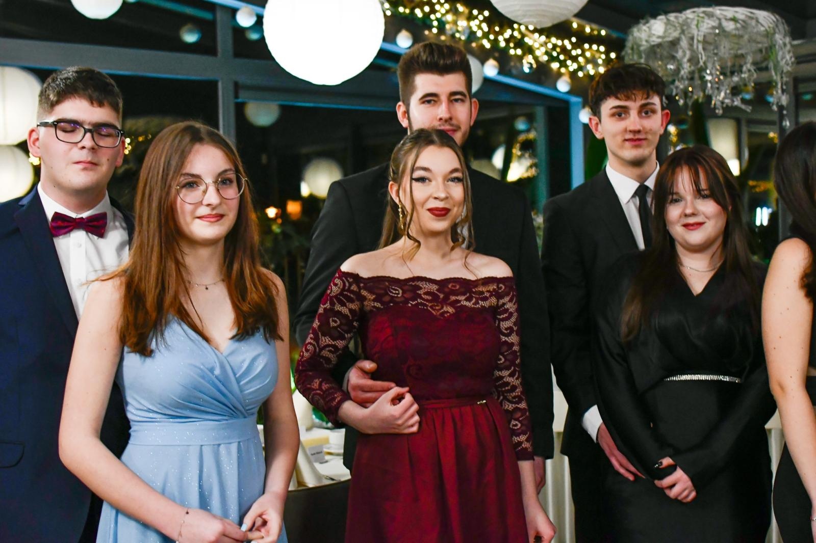 Zdjęcie w galerii na portalu naszraciborz.pl: Studniówka Diecezjalnego LO w Raciborzu [FOTO i WIDEO] wiadomości z regionu