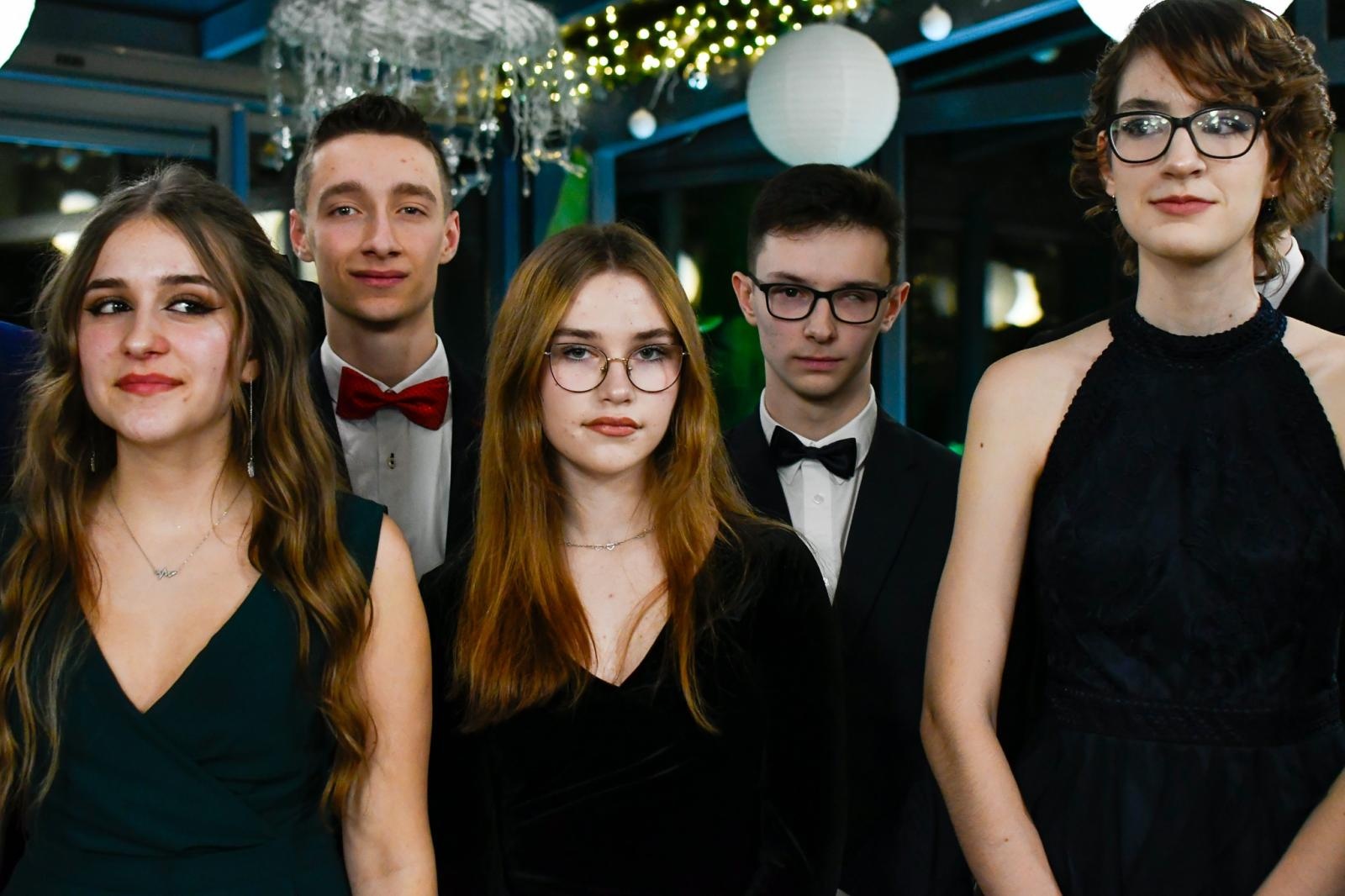 Zdjęcie w galerii na portalu naszraciborz.pl: Studniówka Diecezjalnego LO w Raciborzu [FOTO i WIDEO] wiadomości z regionu