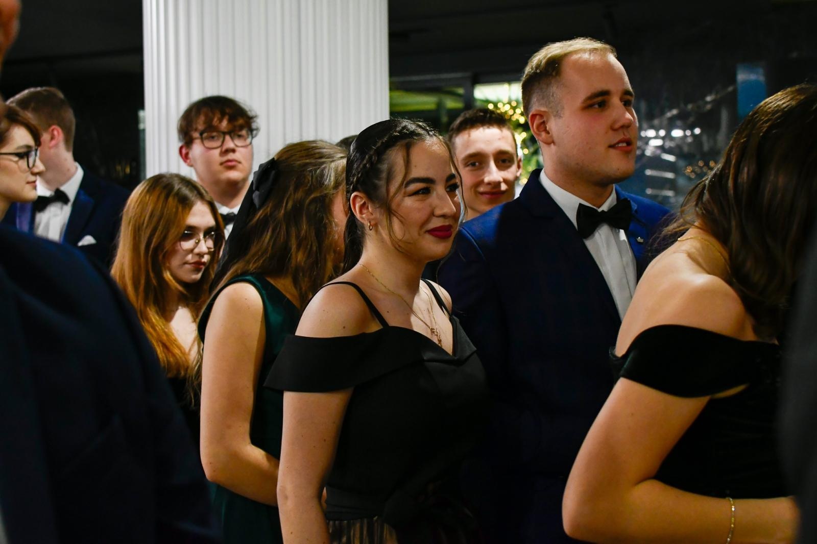 Zdjęcie w galerii na portalu naszraciborz.pl: Studniówka Diecezjalnego LO w Raciborzu [FOTO i WIDEO] wiadomości z regionu