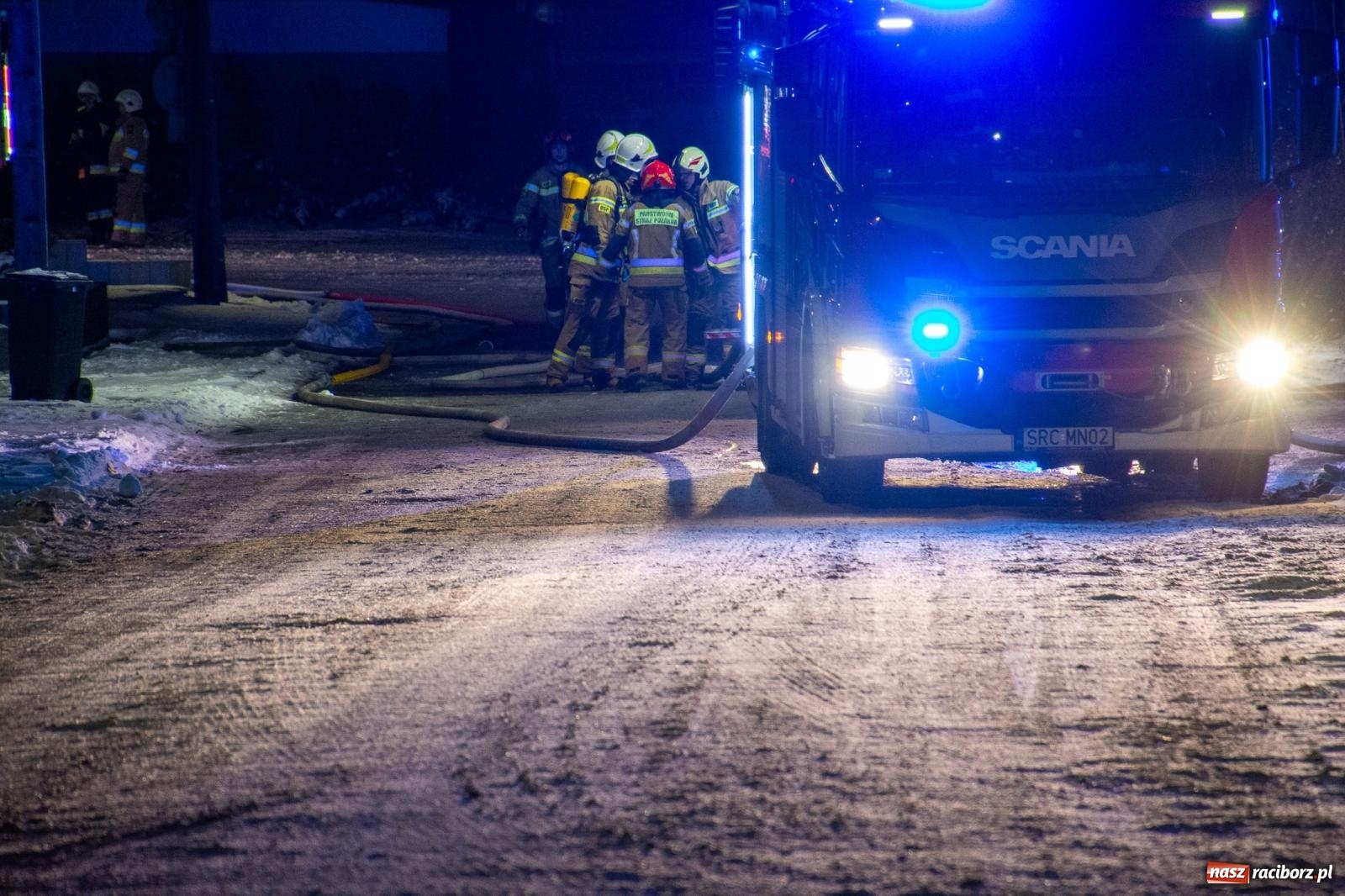Zdjęcie w galerii na portalu naszraciborz.pl: W nocy spłonęła hala przy Łąkowej. Straty liczone w milionach [FOTO i WIDEO] wiadomości z regionu