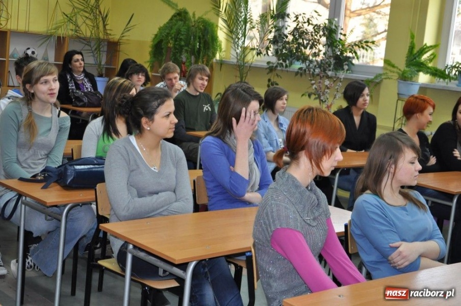 Zdjęcie w galerii na portalu naszraciborz.pl: 3-letni romans albo związek na całe życie... wiadomości z regionu