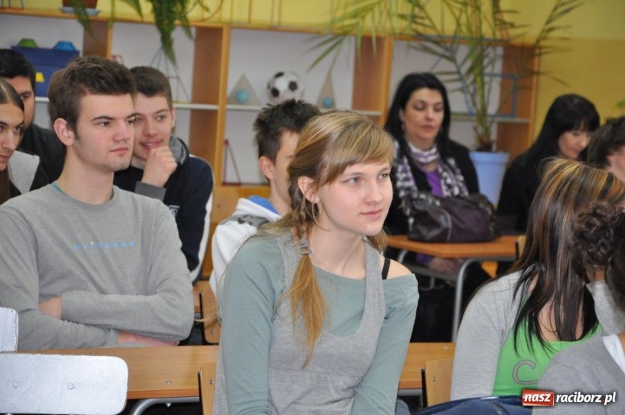 Zdjęcie w galerii na portalu naszraciborz.pl: 3-letni romans albo związek na całe życie... wiadomości z regionu