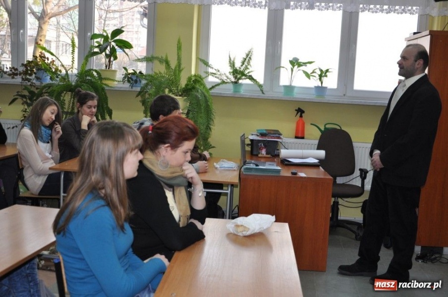 Zdjęcie w galerii na portalu naszraciborz.pl: 3-letni romans albo związek na całe życie... wiadomości z regionu