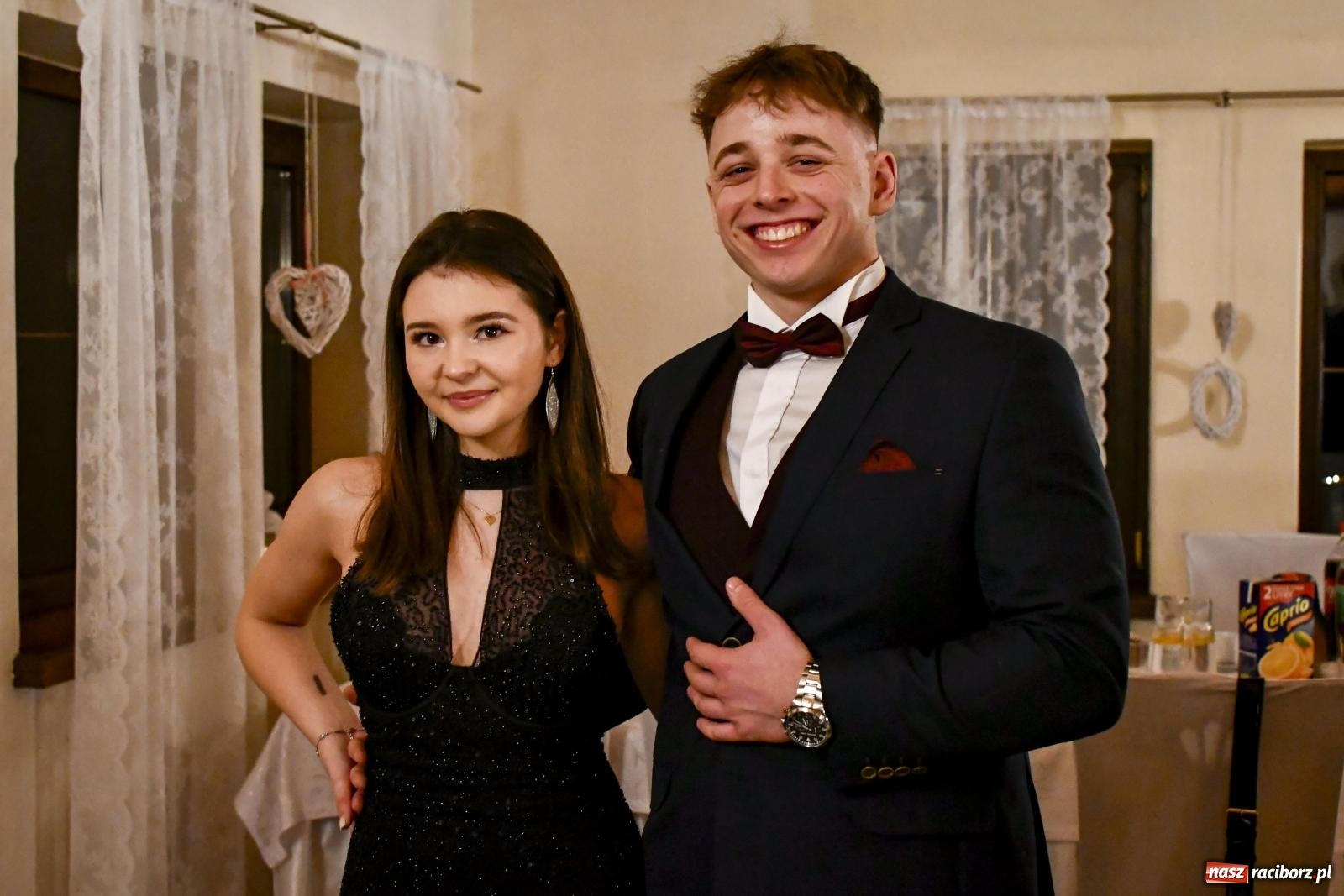 Zdjęcie w galerii na portalu naszraciborz.pl: II LO bawi się na studniówce w Rogowie [FOTO i WIDEO] wiadomości z regionu