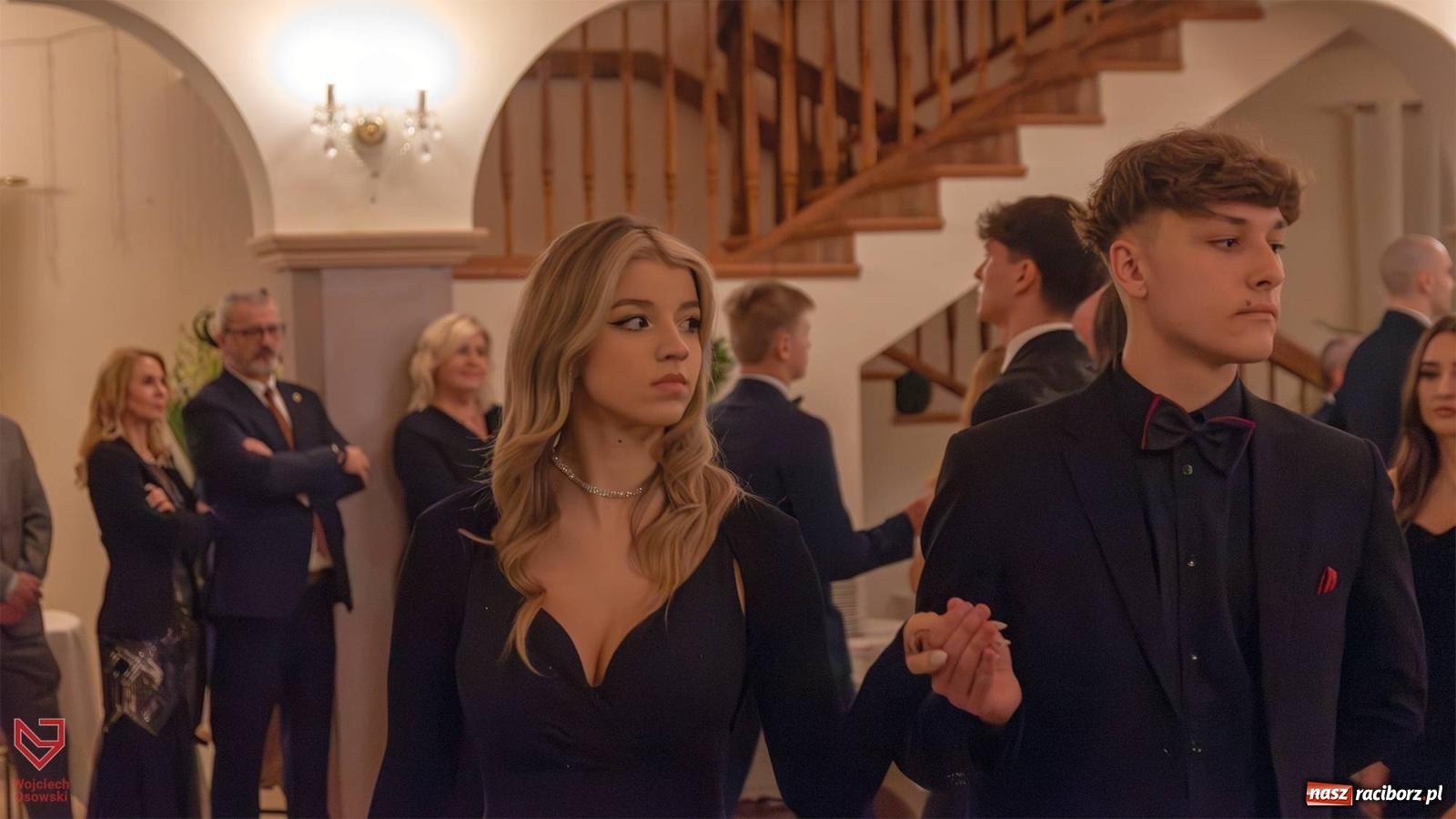 Zdjęcie w galerii na portalu naszraciborz.pl: II LO bawi się na studniówce w Rogowie [FOTO i WIDEO] wiadomości z regionu