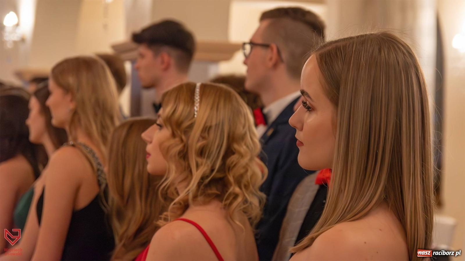 Zdjęcie w galerii na portalu naszraciborz.pl: II LO bawi się na studniówce w Rogowie [FOTO i WIDEO] wiadomości z regionu