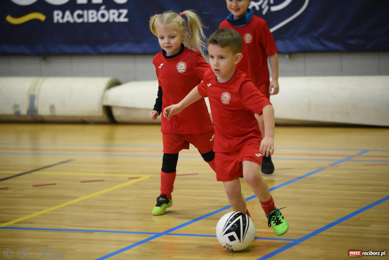 Zdjęcie w galerii na portalu naszraciborz.pl: Noworoczne granie rocznika 2018 [FOTO] wiadomości z regionu