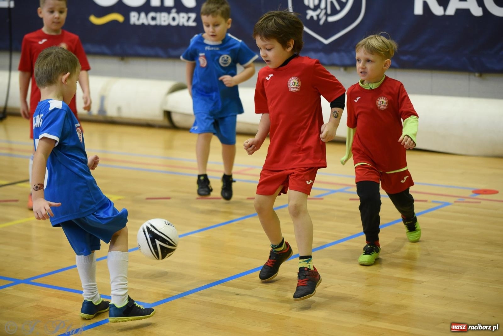 Zdjęcie w galerii na portalu naszraciborz.pl: Noworoczne granie rocznika 2018 [FOTO] wiadomości z regionu