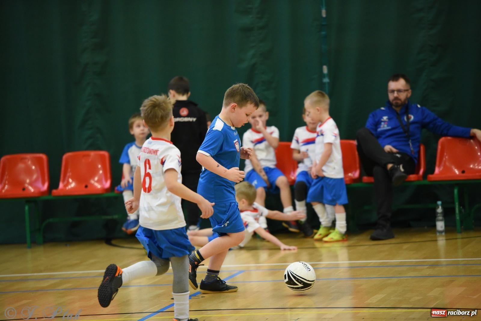 Zdjęcie w galerii na portalu naszraciborz.pl: Noworoczne granie rocznika 2018 [FOTO] wiadomości z regionu