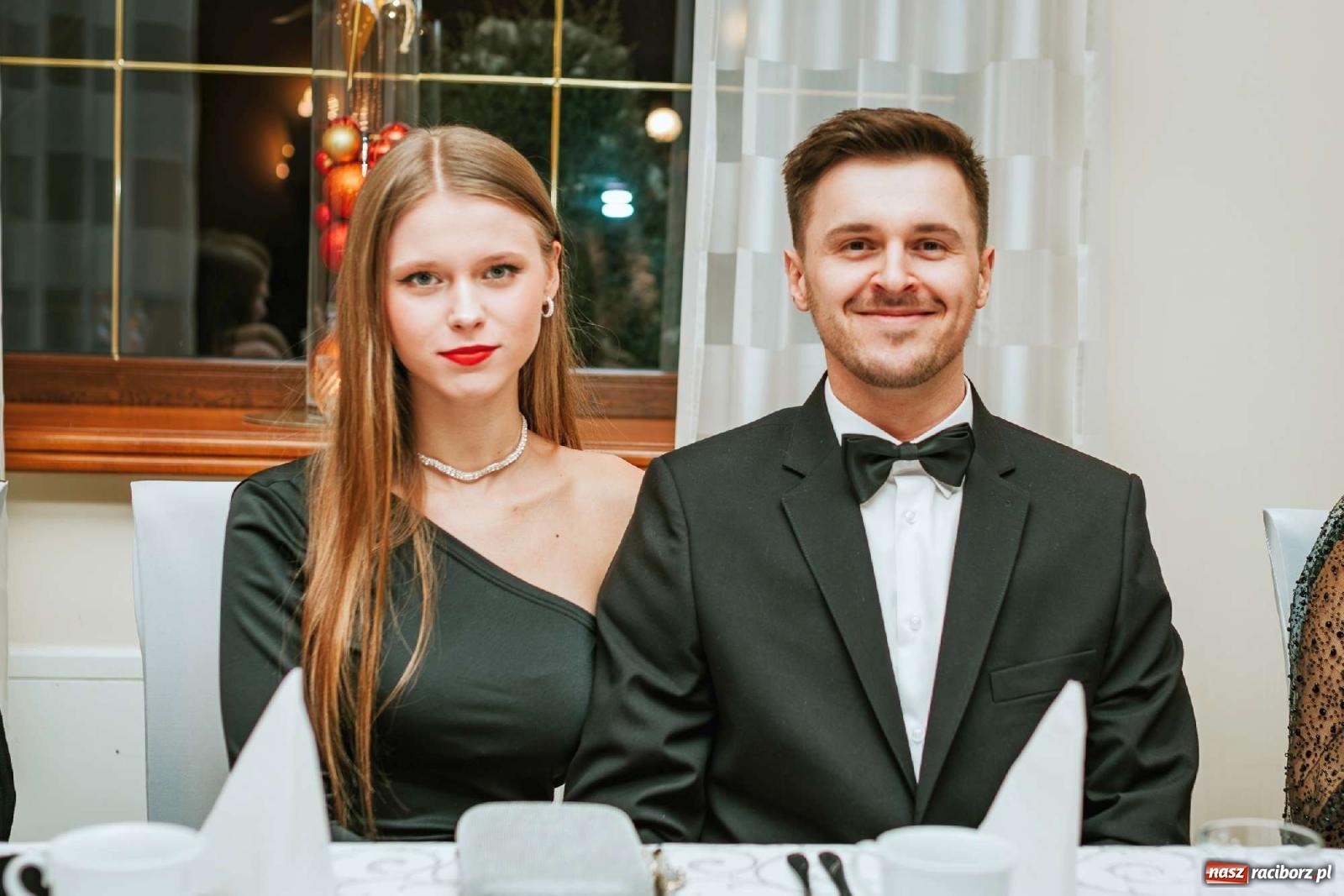 Zdjęcie w galerii na portalu naszraciborz.pl: Bal studniówkowy raciborskiego Mickiewicza na bis! wiadomości z regionu