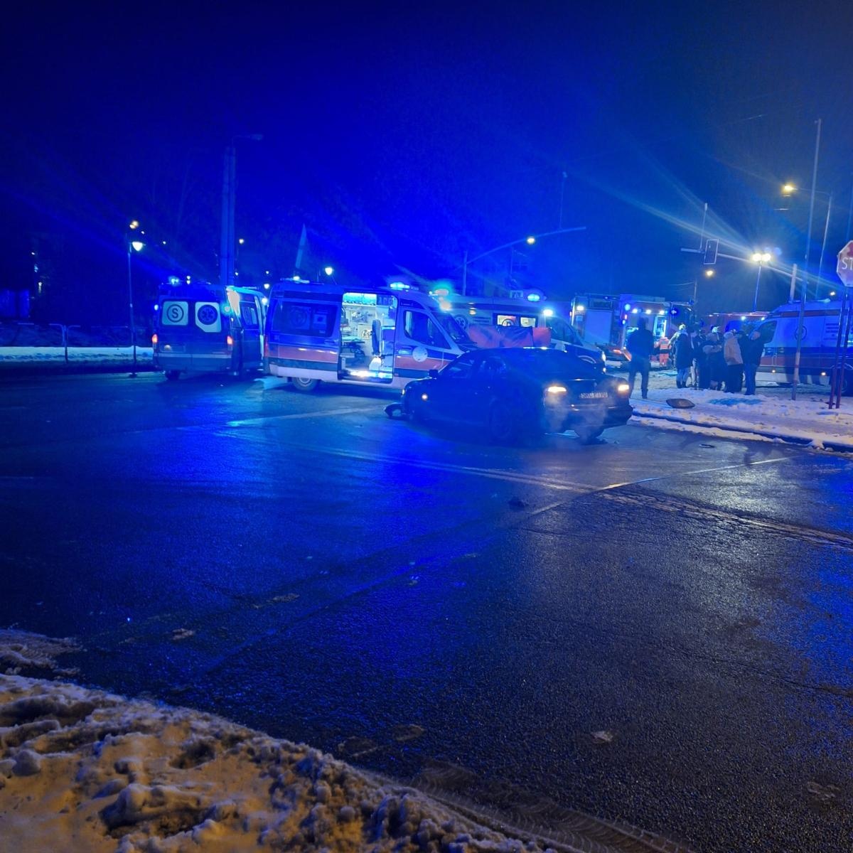 Zdjęcie w galerii na portalu naszraciborz.pl: Tragiczny bilans wypadku w Zawadzie. Zginęły trzy osoby wiadomości z regionu