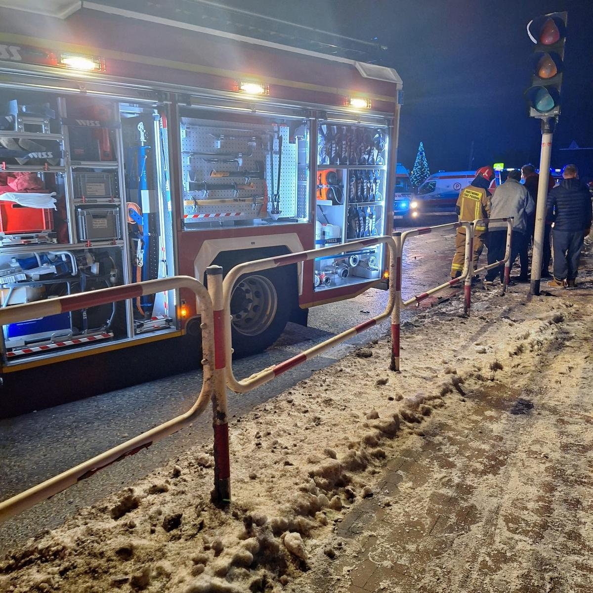 Zdjęcie w galerii na portalu naszraciborz.pl: Tragiczny bilans wypadku w Zawadzie. Zginęły trzy osoby wiadomości z regionu