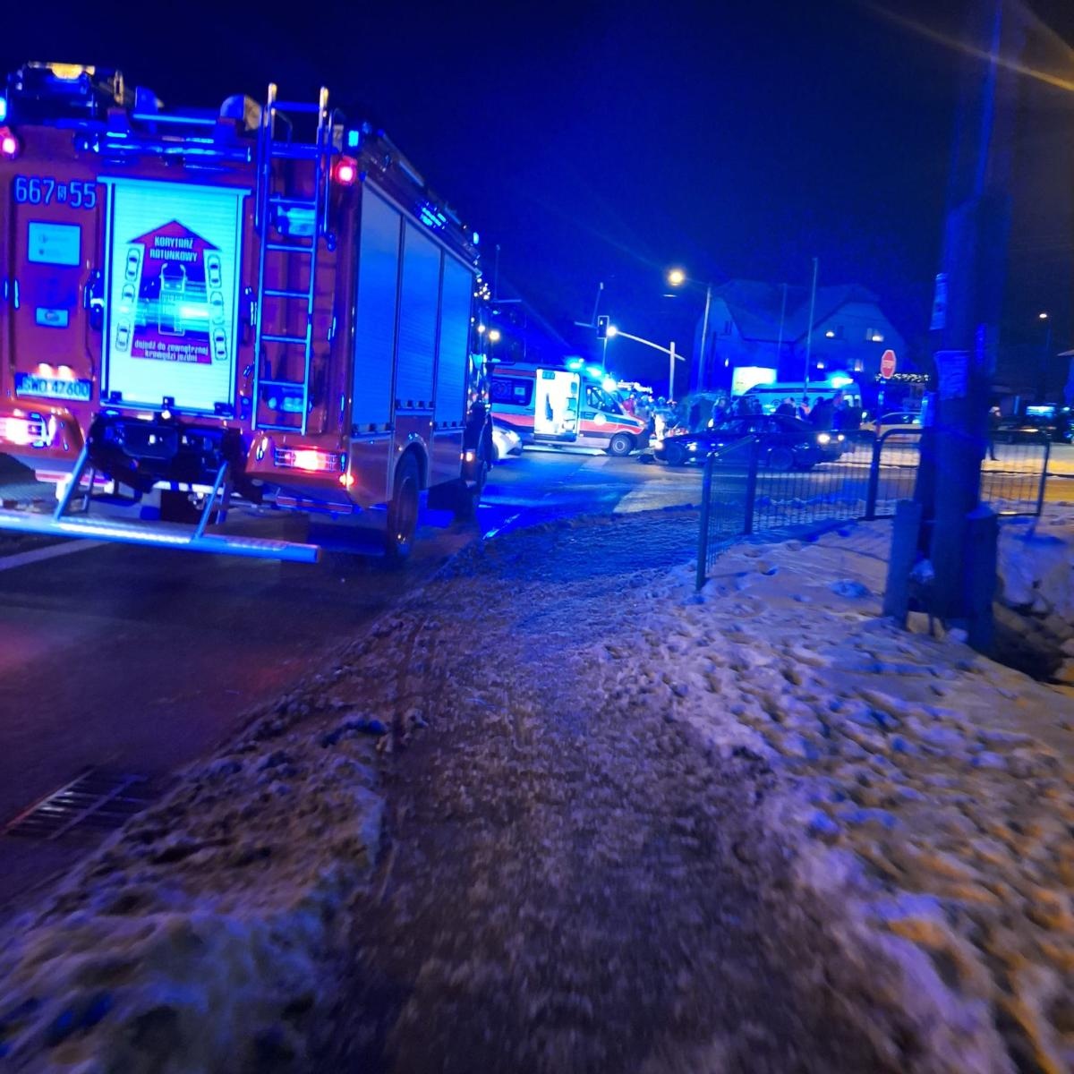 Zdjęcie w galerii na portalu naszraciborz.pl: Tragiczny bilans wypadku w Zawadzie. Zginęły trzy osoby wiadomości z regionu