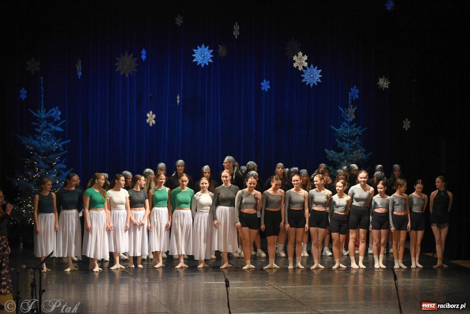 Zdjęcie w galerii na portalu naszraciborz.pl: Strzecha i Skaza na wspólnym koncercie w RCK wiadomości z regionu