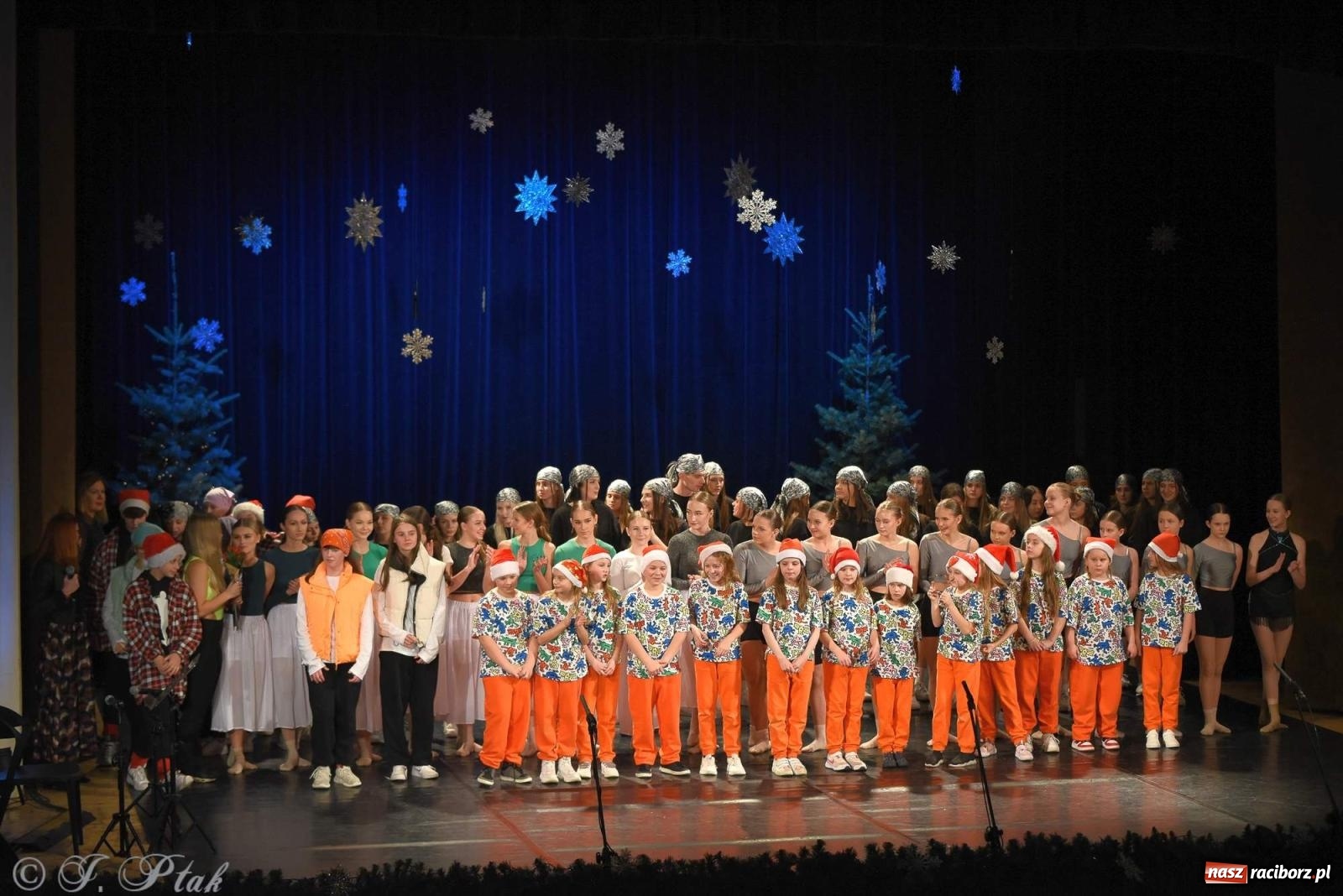 Zdjęcie w galerii na portalu naszraciborz.pl: Strzecha i Skaza na wspólnym koncercie w RCK wiadomości z regionu