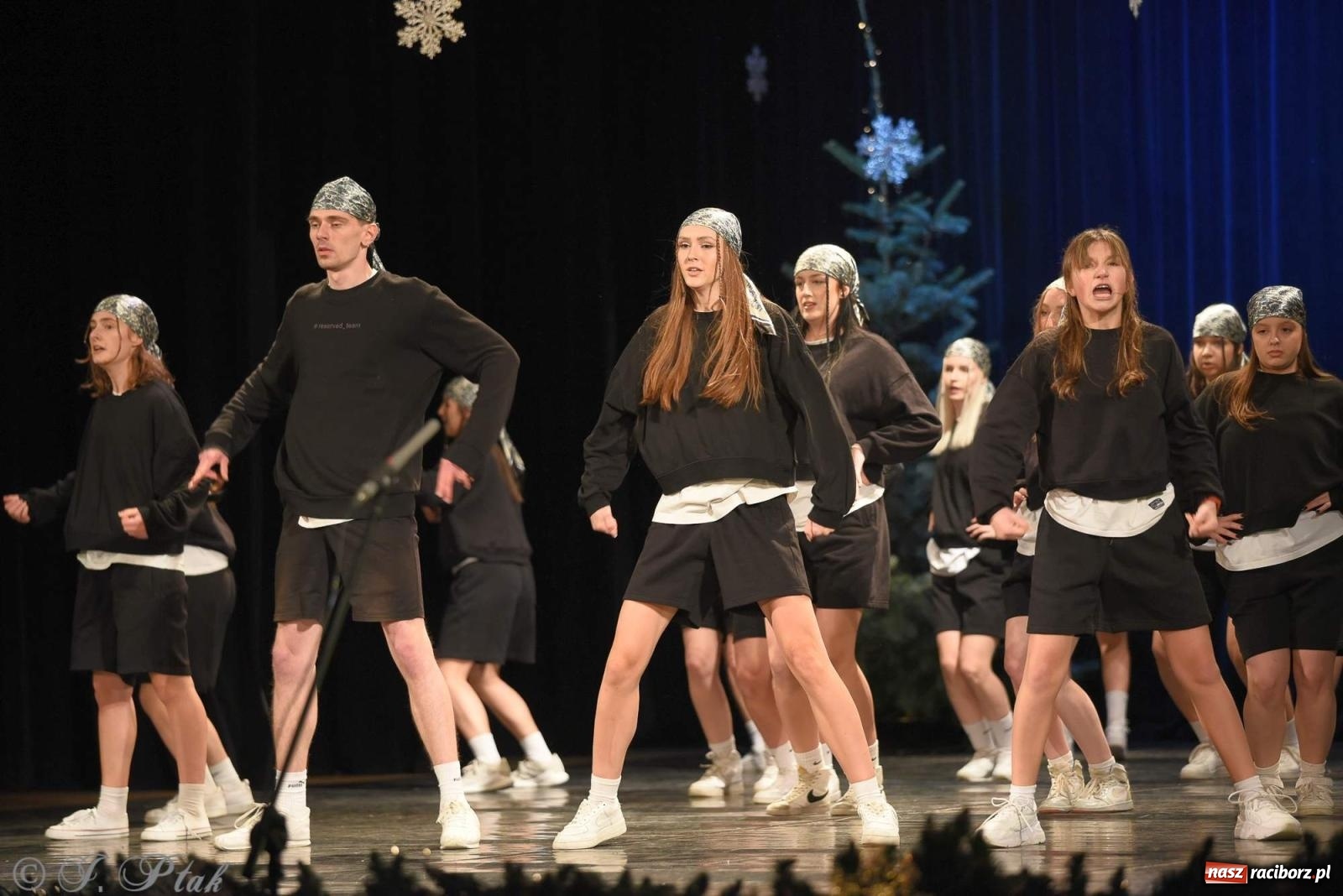 Zdjęcie w galerii na portalu naszraciborz.pl: Strzecha i Skaza na wspólnym koncercie w RCK wiadomości z regionu