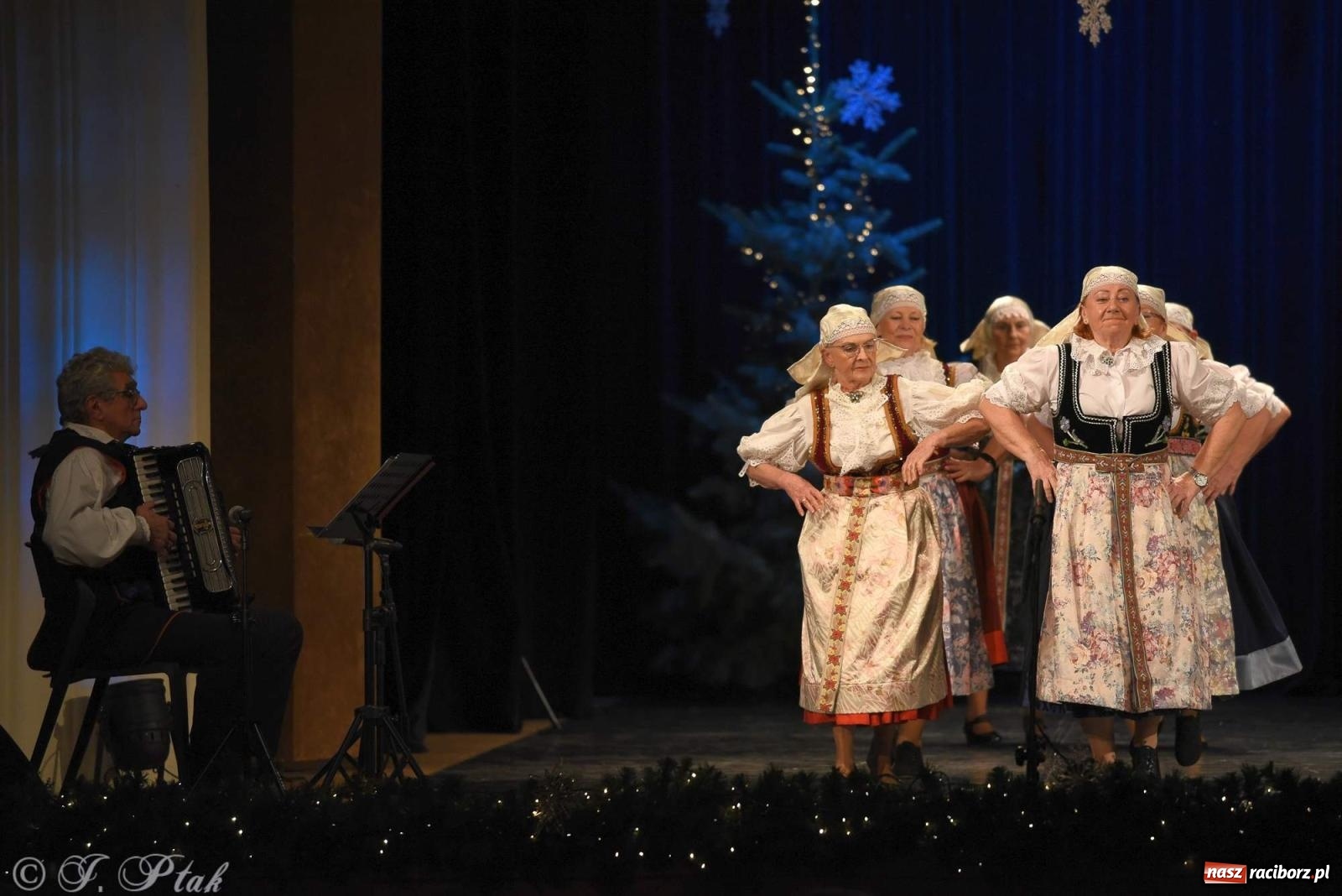 Zdjęcie w galerii na portalu naszraciborz.pl: Strzecha i Skaza na wspólnym koncercie w RCK wiadomości z regionu