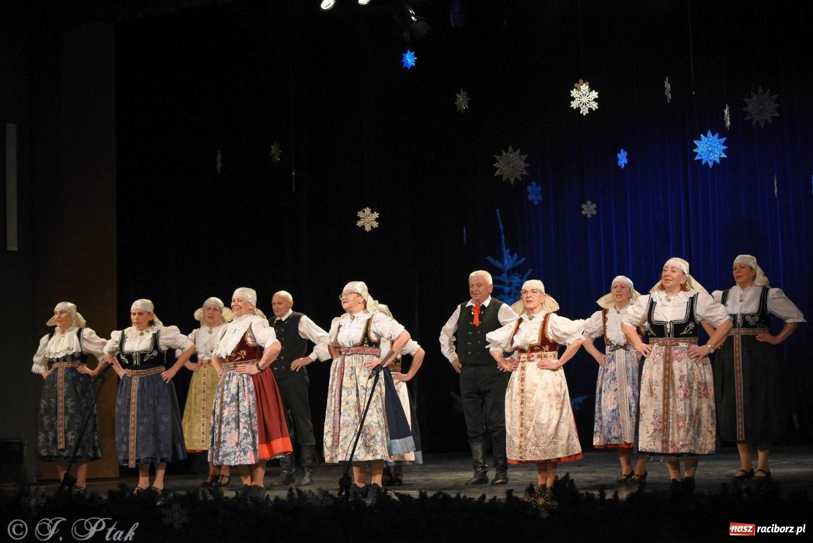 Zdjęcie w galerii na portalu naszraciborz.pl: Strzecha i Skaza na wspólnym koncercie w RCK wiadomości z regionu