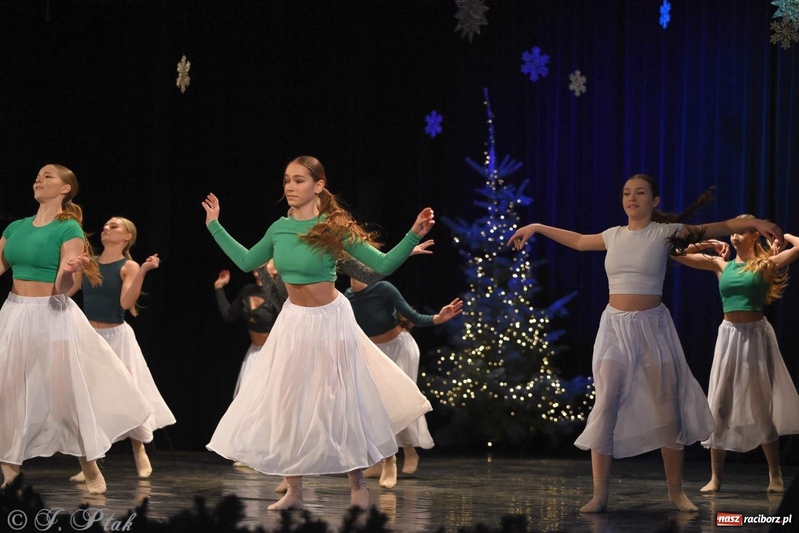 Zdjęcie w galerii na portalu naszraciborz.pl: Strzecha i Skaza na wspólnym koncercie w RCK wiadomości z regionu