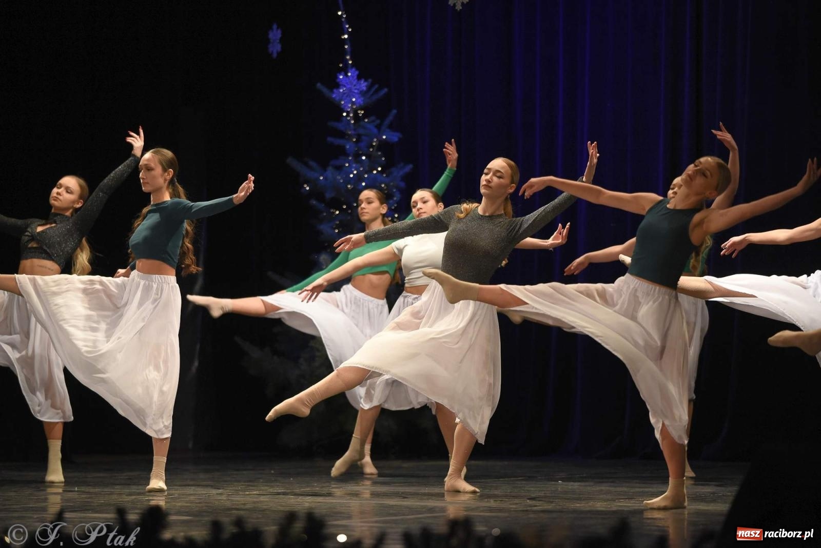 Zdjęcie w galerii na portalu naszraciborz.pl: Strzecha i Skaza na wspólnym koncercie w RCK wiadomości z regionu