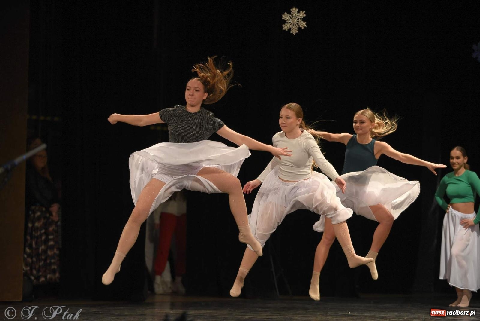 Zdjęcie w galerii na portalu naszraciborz.pl: Strzecha i Skaza na wspólnym koncercie w RCK wiadomości z regionu