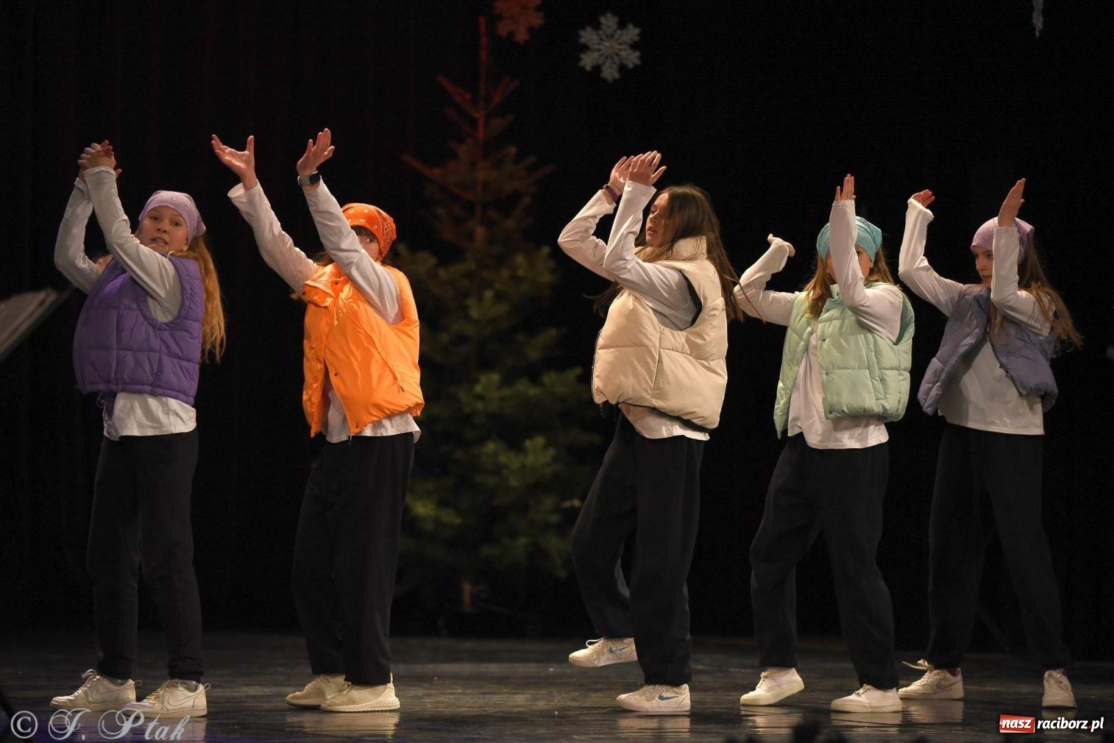 Zdjęcie w galerii na portalu naszraciborz.pl: Strzecha i Skaza na wspólnym koncercie w RCK wiadomości z regionu