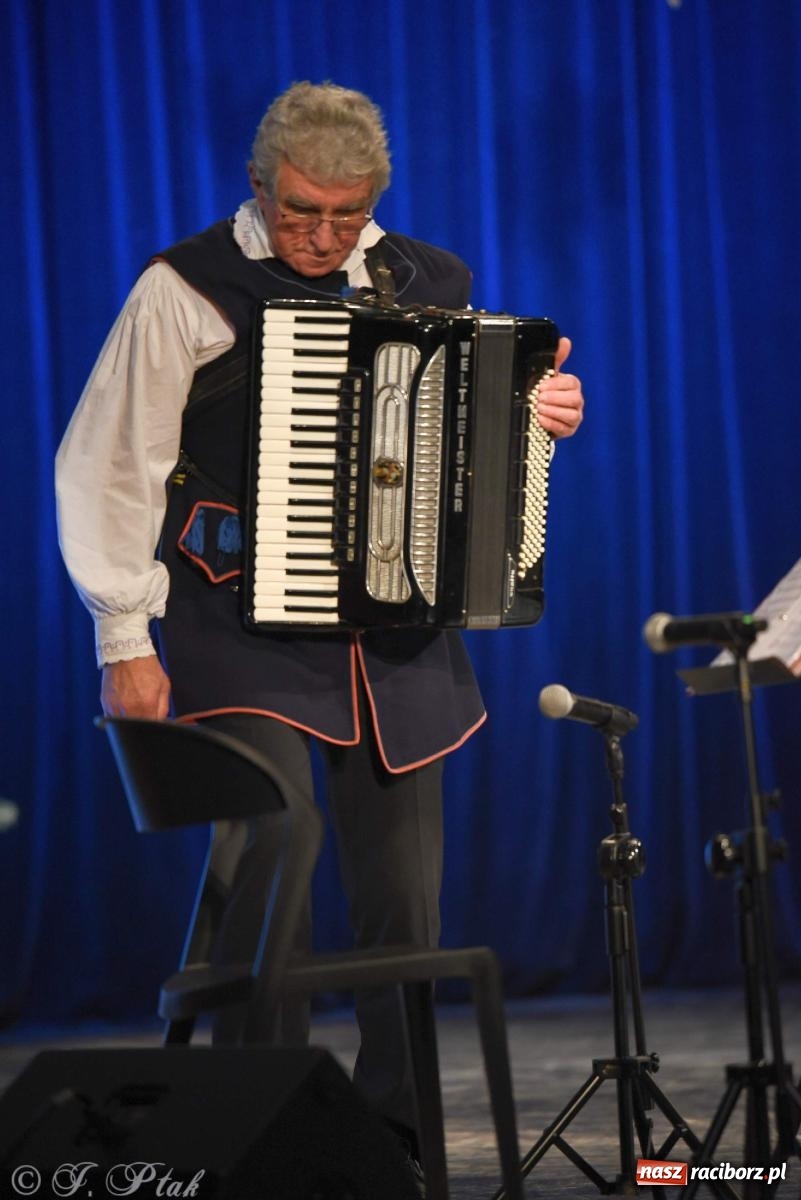 Zdjęcie w galerii na portalu naszraciborz.pl: Strzecha i Skaza na wspólnym koncercie w RCK wiadomości z regionu