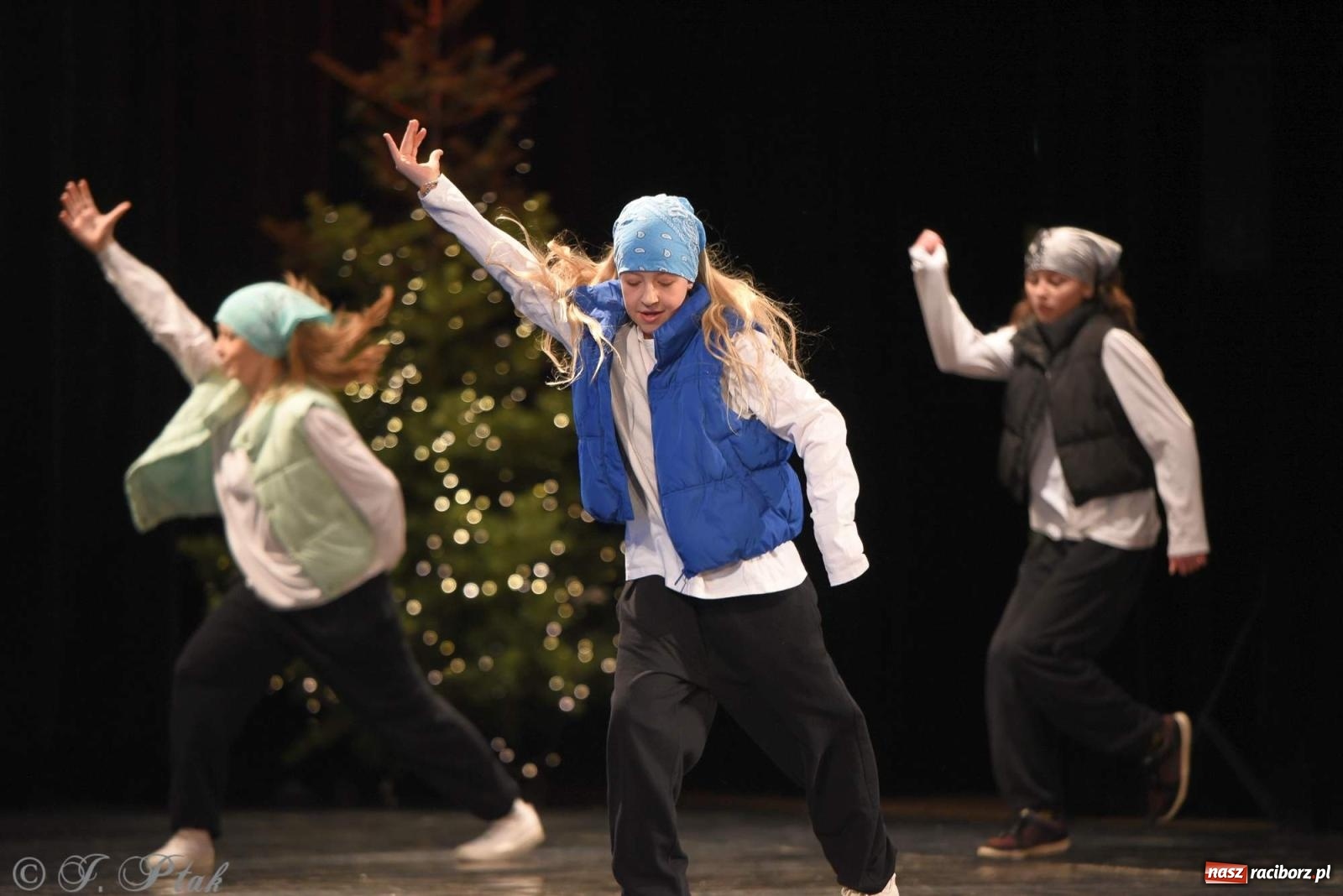 Zdjęcie w galerii na portalu naszraciborz.pl: Strzecha i Skaza na wspólnym koncercie w RCK wiadomości z regionu