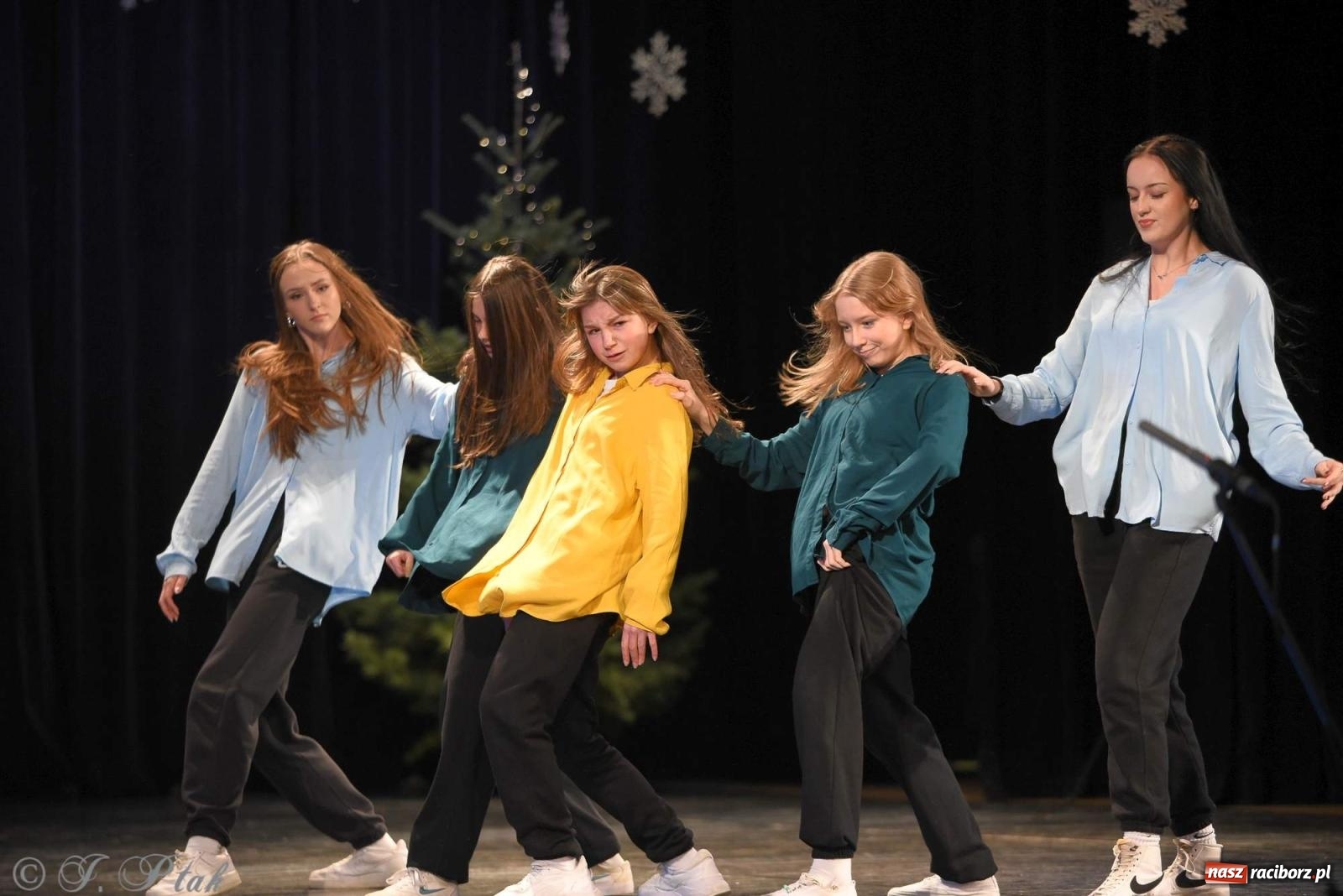 Zdjęcie w galerii na portalu naszraciborz.pl: Strzecha i Skaza na wspólnym koncercie w RCK wiadomości z regionu