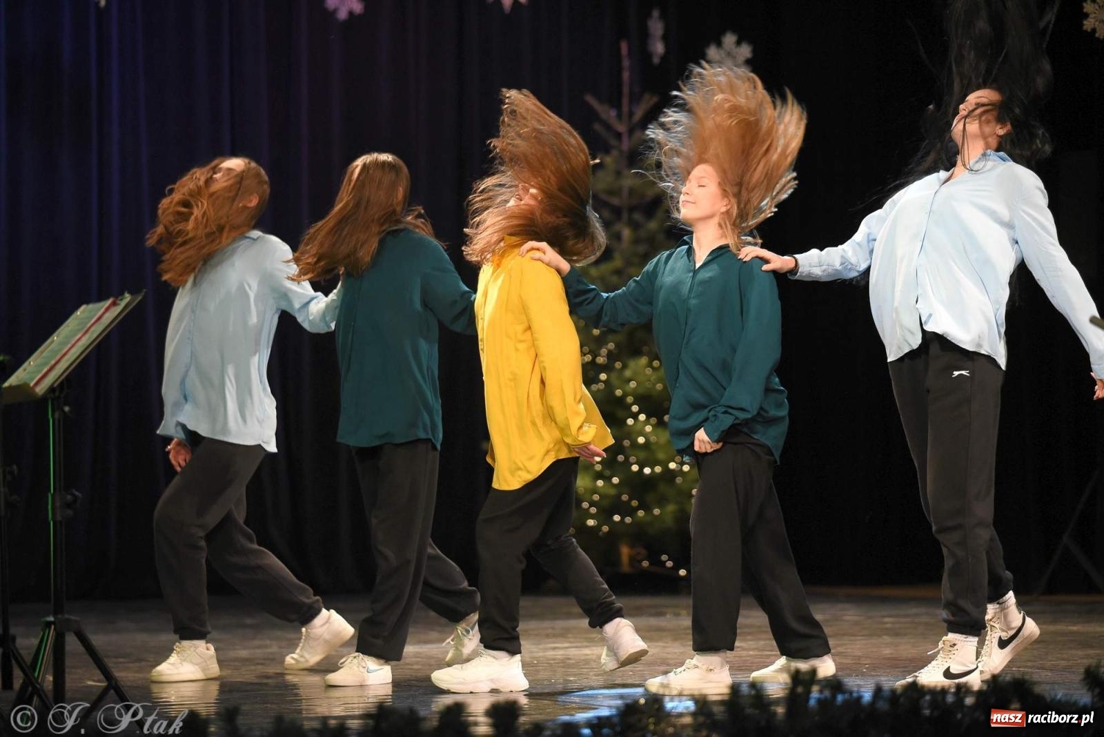 Zdjęcie w galerii na portalu naszraciborz.pl: Strzecha i Skaza na wspólnym koncercie w RCK wiadomości z regionu